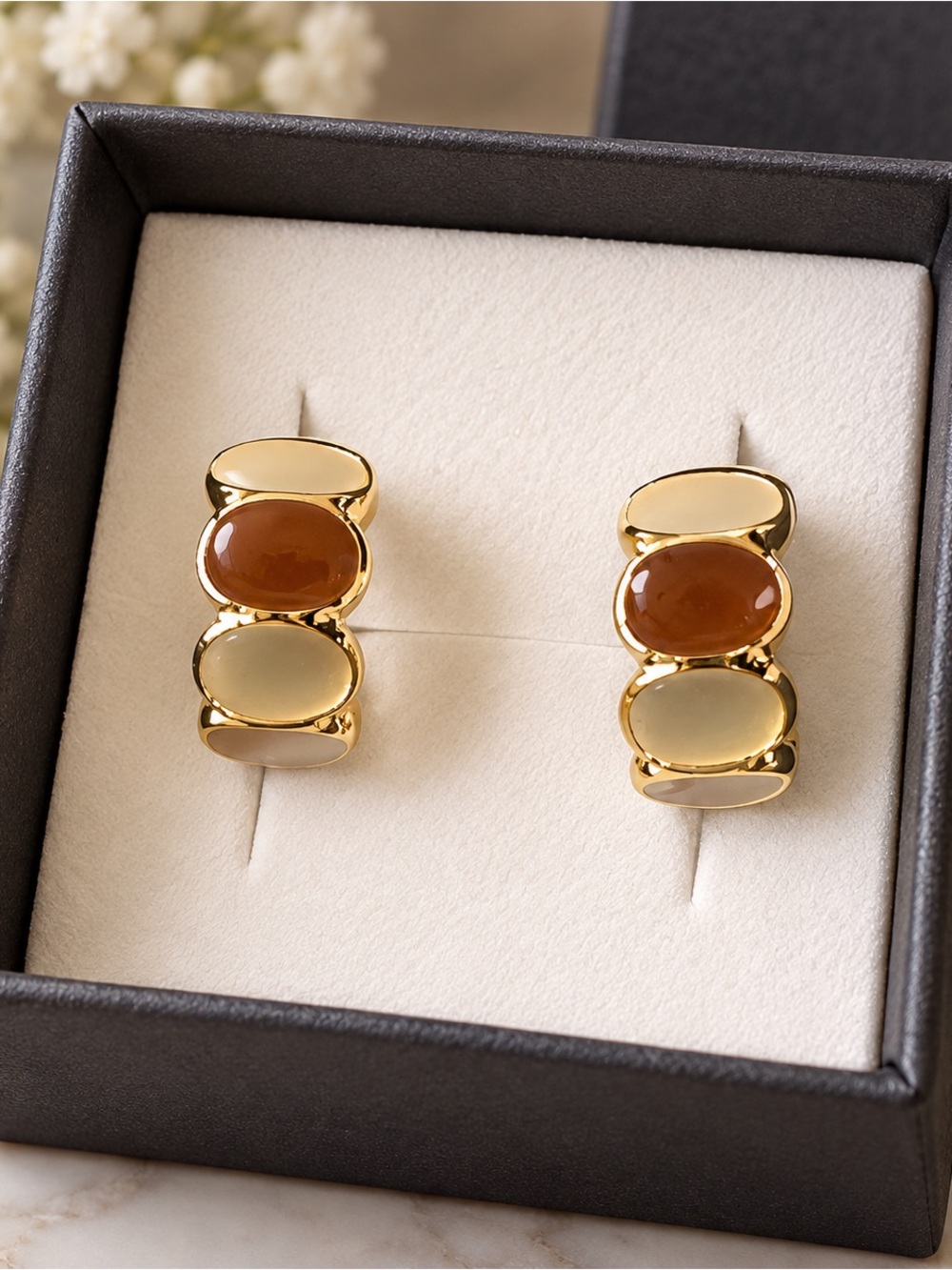 Gold-Tone Amber & Cream Oval Hoop Earrings - Women fashion Jewelry